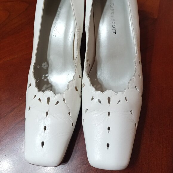 Karen Scott Women's white shoe "Laura" Width is 3" - Picture 1 of 4